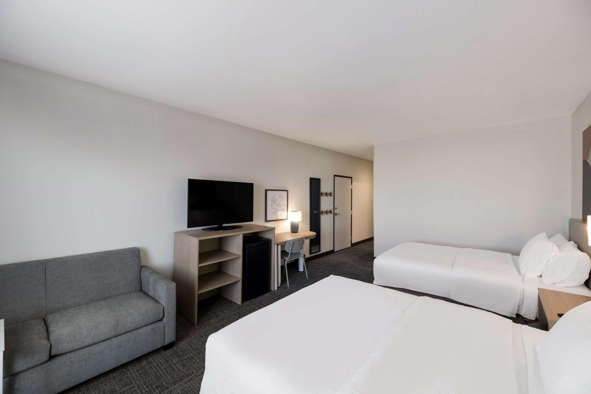 Hotel Spark By Hilton South 2*