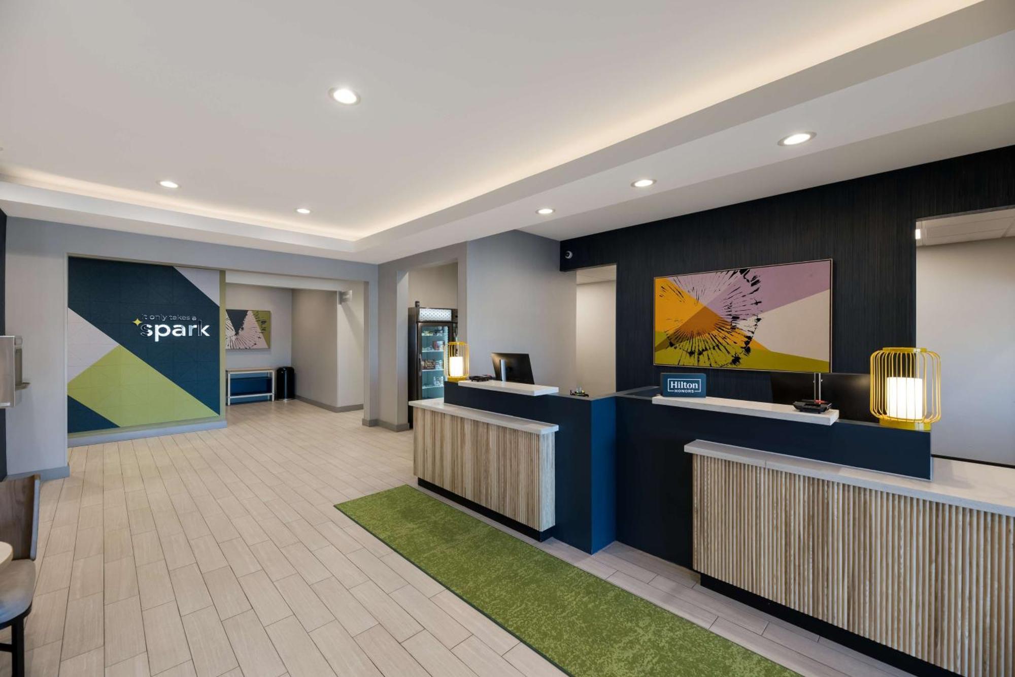 Spark By Hilton South 2*